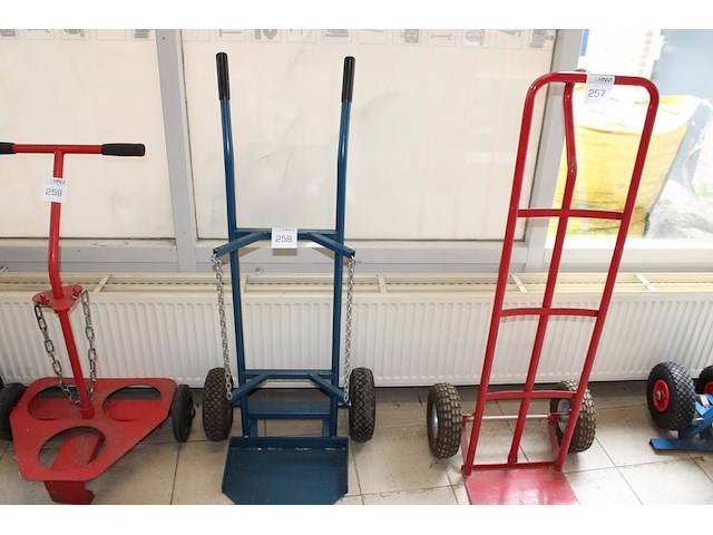 Gasfleswagen met luchtbanden. - afbeelding 1 van  2