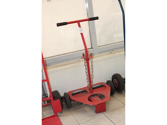 Gasfleswagen met massieve banden. - afbeelding 2 van  2