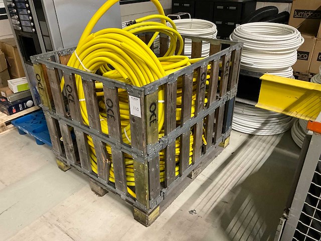 Gasleiding in krat - afbeelding 1 van  5