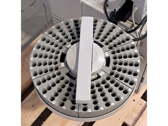 Gasmatochraaf met sampler, shimadzu, gc2010 plus - afbeelding 8 van  16