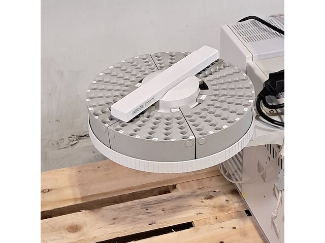 Gasmatochraaf met sampler, shimadzu, gc2010 plus - afbeelding 10 van  16