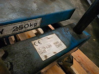 Gasmeter op heftafel - overige magazijninventaris - afbeelding 3 van  11