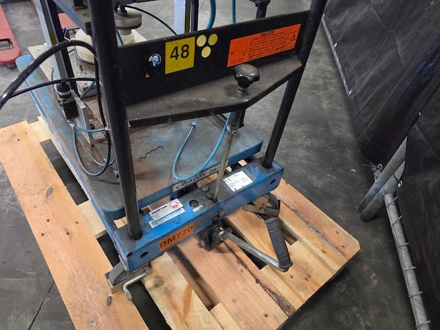 Gasmeter op heftafel - overige magazijninventaris - afbeelding 11 van  11