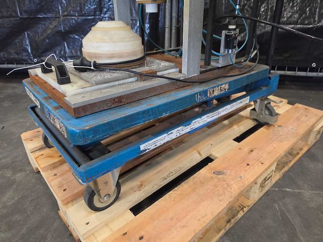 Gasmeter op heftafel - overige magazijninventaris - afbeelding 5 van  7