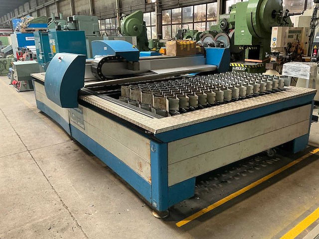 Gasparini - 2008 - spark 20040 - plasmasnijmachine - afbeelding 9 van  16