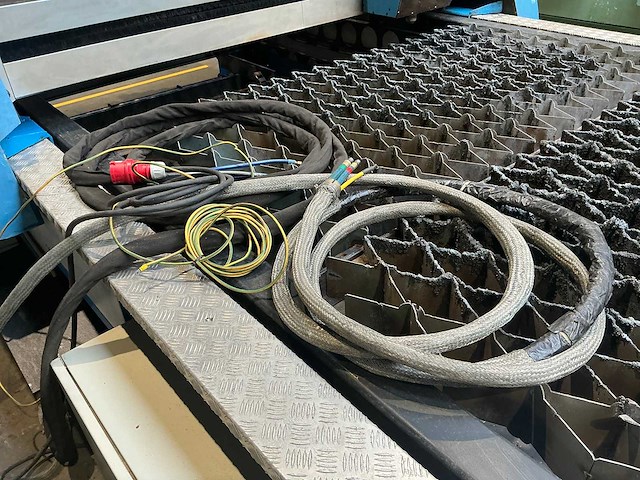 Gasparini - 2008 - spark 20040 - plasmasnijmachine - afbeelding 14 van  16