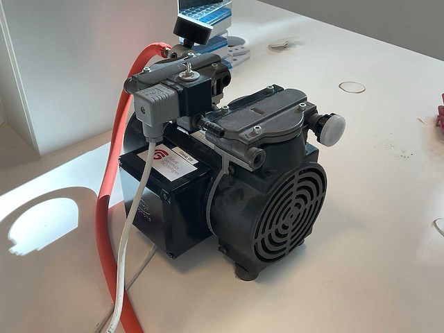 Gast 72r555-v10-c222tx luchtcompressor - afbeelding 2 van  2