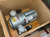 Gast piston air compressor - afbeelding 1 van  3