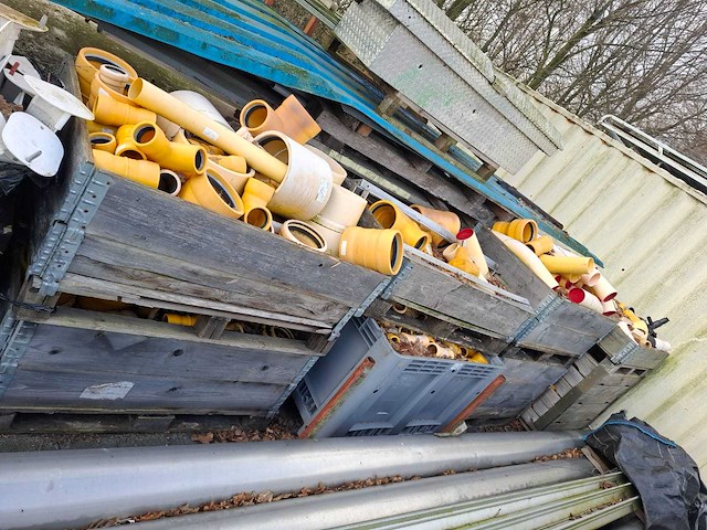 Gastec - partij diverse pvc moffen, bochten en koppelingen - afbeelding 1 van  3