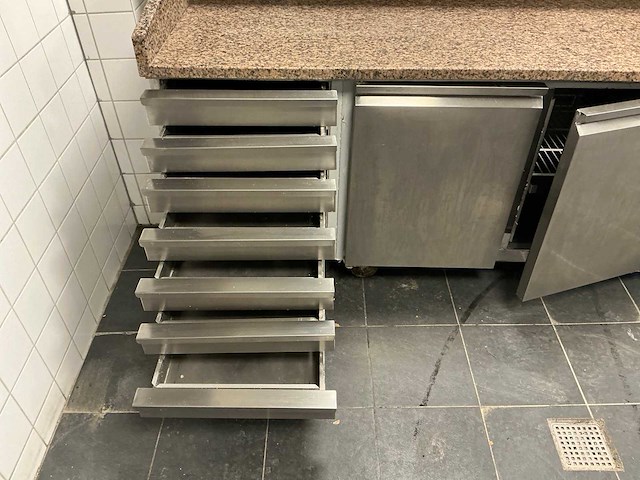 Gastro-inox pz2610tn pizza werkbank - afbeelding 5 van  7