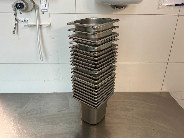 Gastronormbak 1/6 150 (22x) - afbeelding 2 van  2