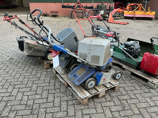 Gazonmaaiers / loopmaaiers / cirkelmaaiers / kooimaaier (8x) - afbeelding 14 van  15