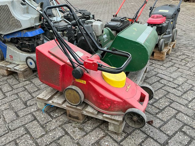 Gazonmaaiers / loopmaaiers / cirkelmaaiers / kooimaaier (8x) - afbeelding 2 van  15