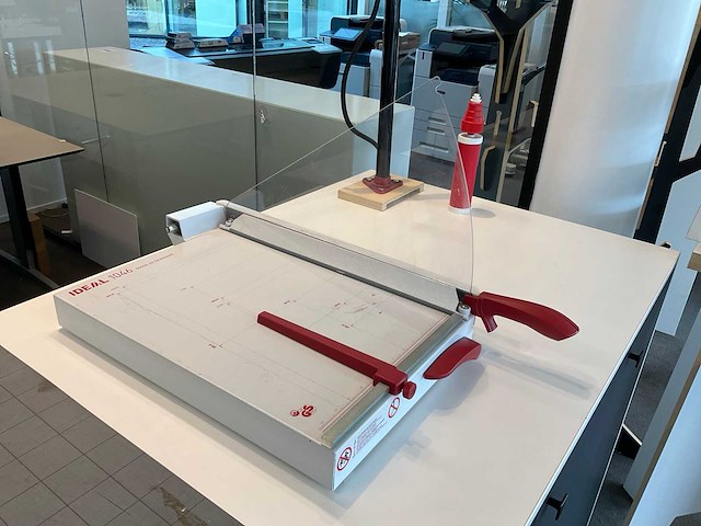 Gbc, ideal electric image maker 3000 inbindmachine en snijmachine - afbeelding 2 van  2