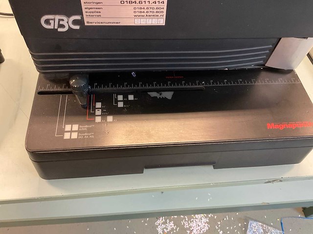 Gbc magnapunch ponsmachine - afbeelding 5 van  5