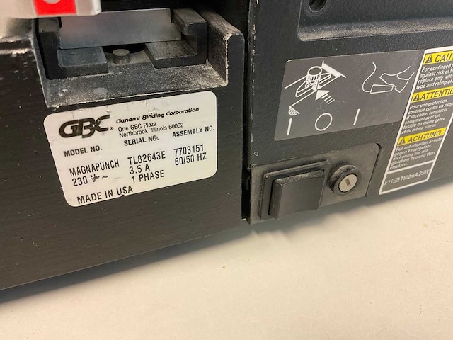 Gbc magnapunch ponsmachine - afbeelding 6 van  9