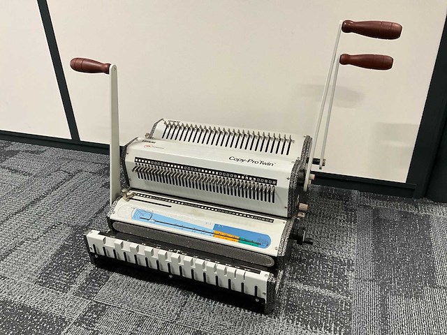Gbc professional copy-protwin inbindmachine - afbeelding 1 van  4