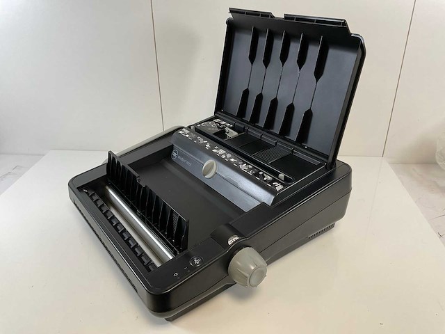 Gbc (w25e) professional electric wire binding machine (new) - afbeelding 3 van  9