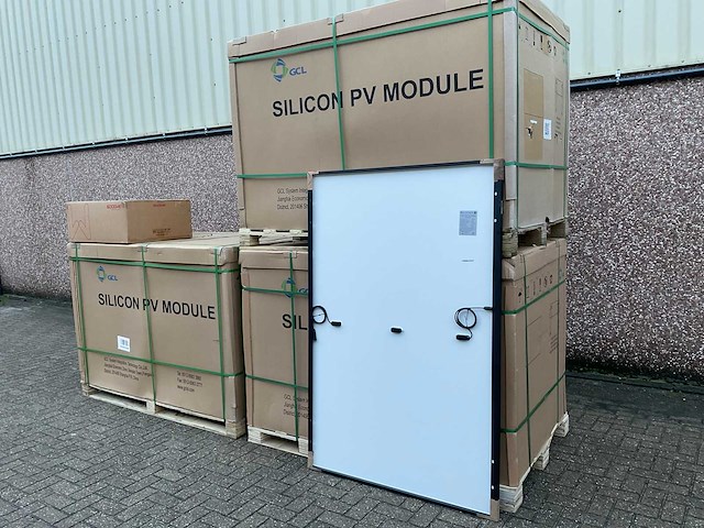 Gcl - set van 108 zonnepanelen - goodwe 36k omvormer (totaal vermogen 44.280 wp) - afbeelding 5 van  11