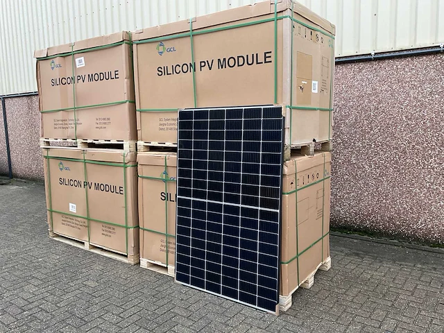 Gcl - set van 144 zonnepanelen(totaal vermogen 59.040 wp) - afbeelding 3 van  4