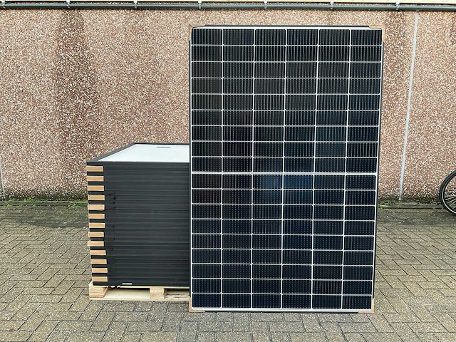 Gcl - set van 16 zonnepanelen (410 wp) - afbeelding 1 van  3