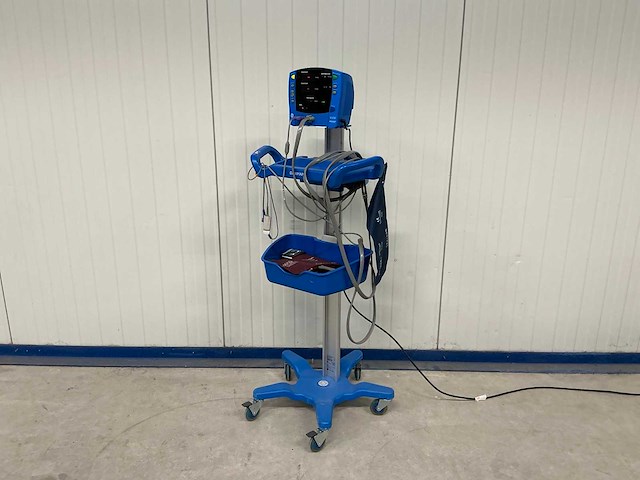 Ge - v100 - patiëntmonitor - afbeelding 1 van  4