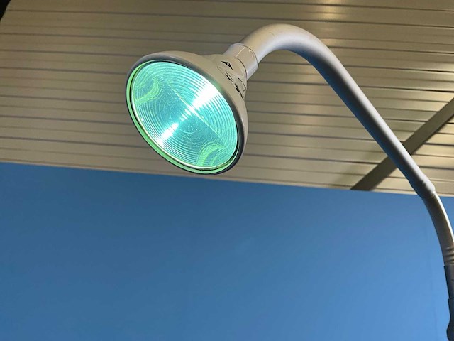 Ge healthcare - giraffe blue spot pt lite - fototherapie behandelapparaat - afbeelding 2 van  10