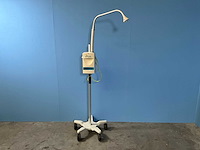 Ge healthcare - giraffe blue spot pt lite - fototherapie behandelapparaat - afbeelding 1 van  10