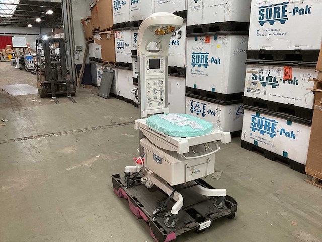 Ge healthcare giraffe warmer - afbeelding 1 van  11