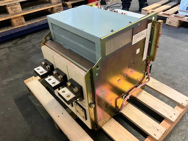 Ge mn31w16 1600 a air circuit breker - afbeelding 3 van  5