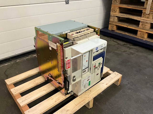 Ge mn31w25 2500 a air circuit breker - afbeelding 2 van  5