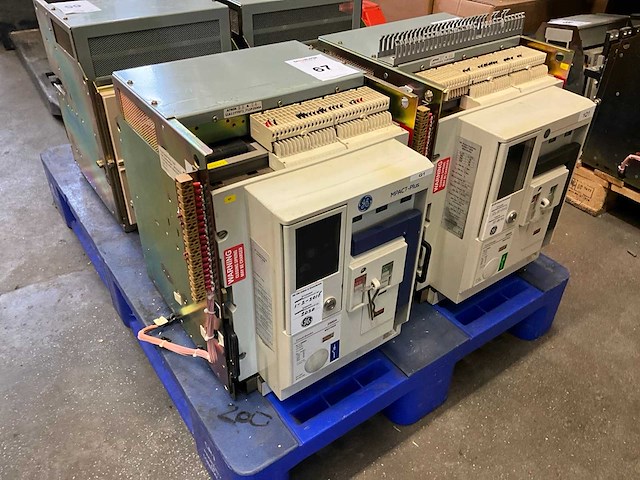 Ge mn31w25 2500 a air circuit breker - afbeelding 1 van  4