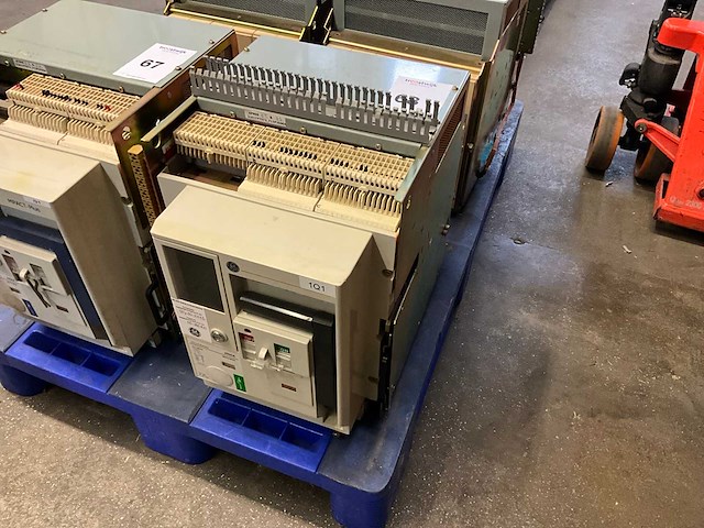 Ge mn31w25 2500 a air circuit breker - afbeelding 1 van  4