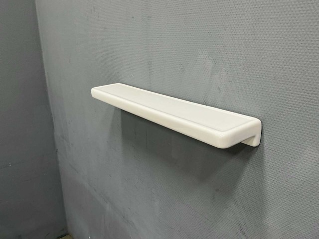 Geberit - 300 basic - badkamer wandplank 60 x 12 x 6 cm - afbeelding 1 van  7