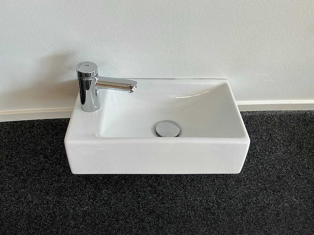 Geberit - fonteinset - afbeelding 2 van  6