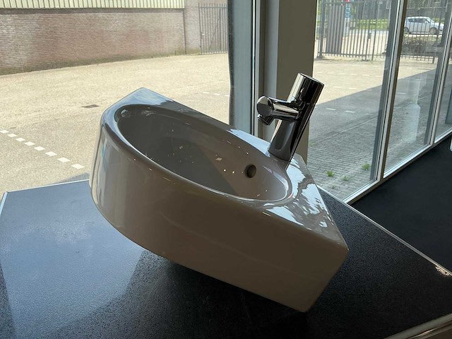 Geberit - hoek fonteinmeubelset - afbeelding 1 van  8