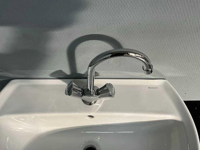 Geberit - keramische opbouwwastafel - afbeelding 4 van  8