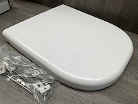 Geberit 300 comfort square toiletzitting - afbeelding 5 van  11