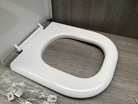 Geberit 300 comfort square toiletzitting - afbeelding 10 van  11