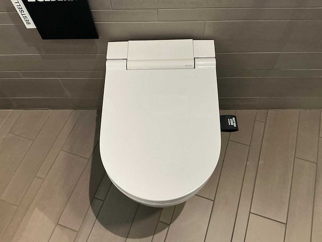 Geberit aquaclean sela new wandcloset met oscillerende douche - afbeelding 3 van  6