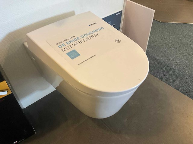 Geberit aquaclean toilet - afbeelding 1 van  4