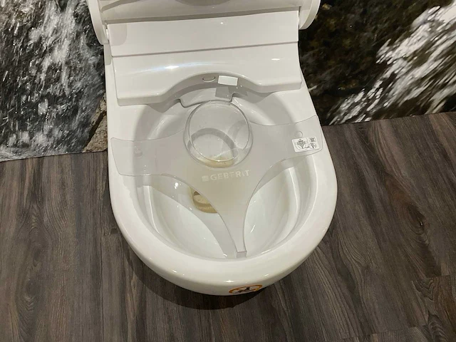 Geberit aquaclean toilet - afbeelding 3 van  4