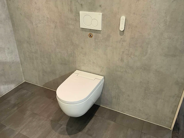 Geberit aquaclean toilet - afbeelding 1 van  4