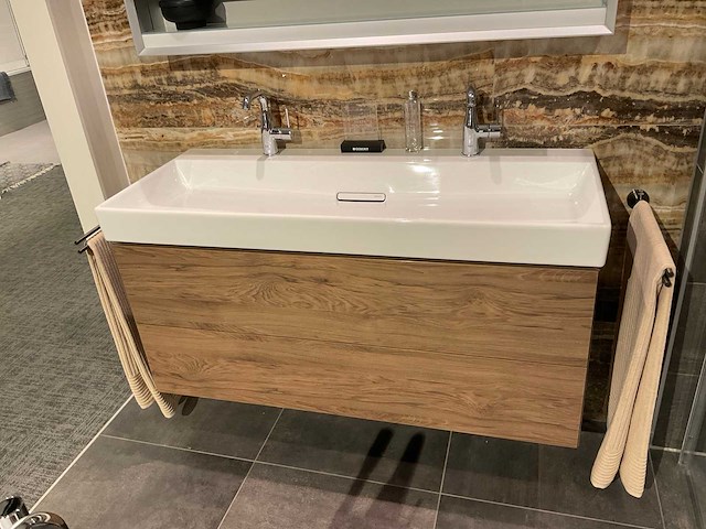 Geberit badmeubel met kranen - afbeelding 1 van  7