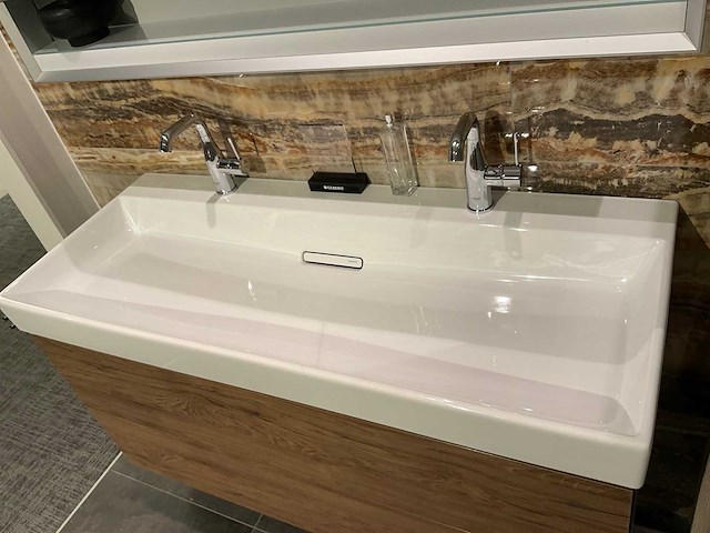 Geberit badmeubel met kranen - afbeelding 4 van  7