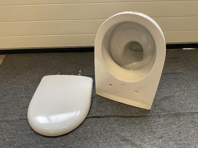 Geberit renova 203040000 hangtoilet - afbeelding 1 van  2