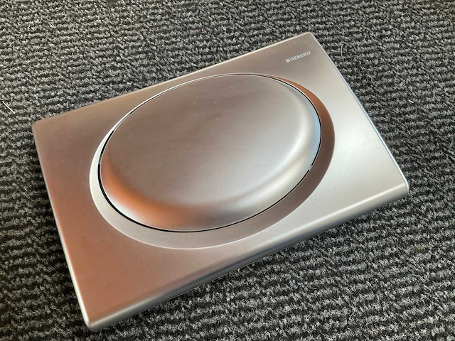 Geberit rumba 115.750.46.1 bedieningspaneel mat chroom - afbeelding 2 van  3