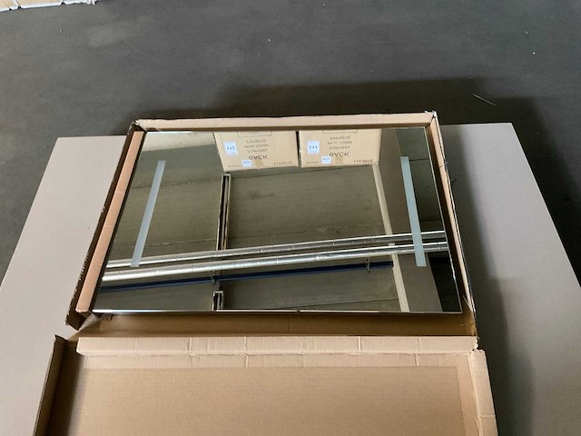 Geberit spiegel 50x70 cm met ledverlichting - afbeelding 1 van  2