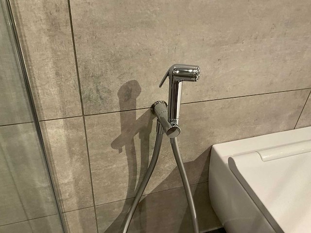 Geberit wandcloset met bidetkraan - afbeelding 4 van  4