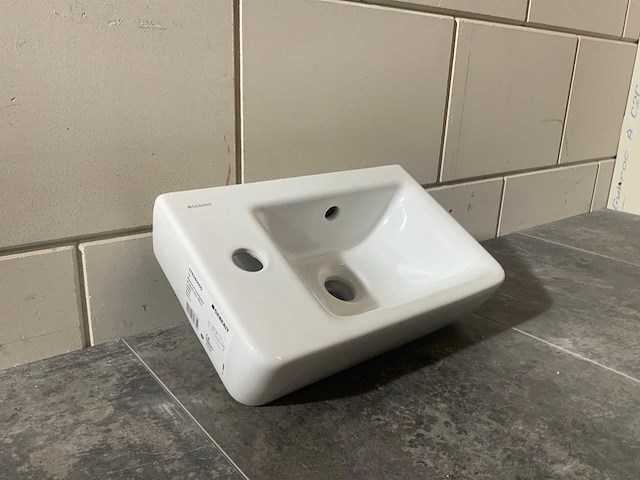 Geberit wastafel 40 x 25 cm - afbeelding 1 van  6